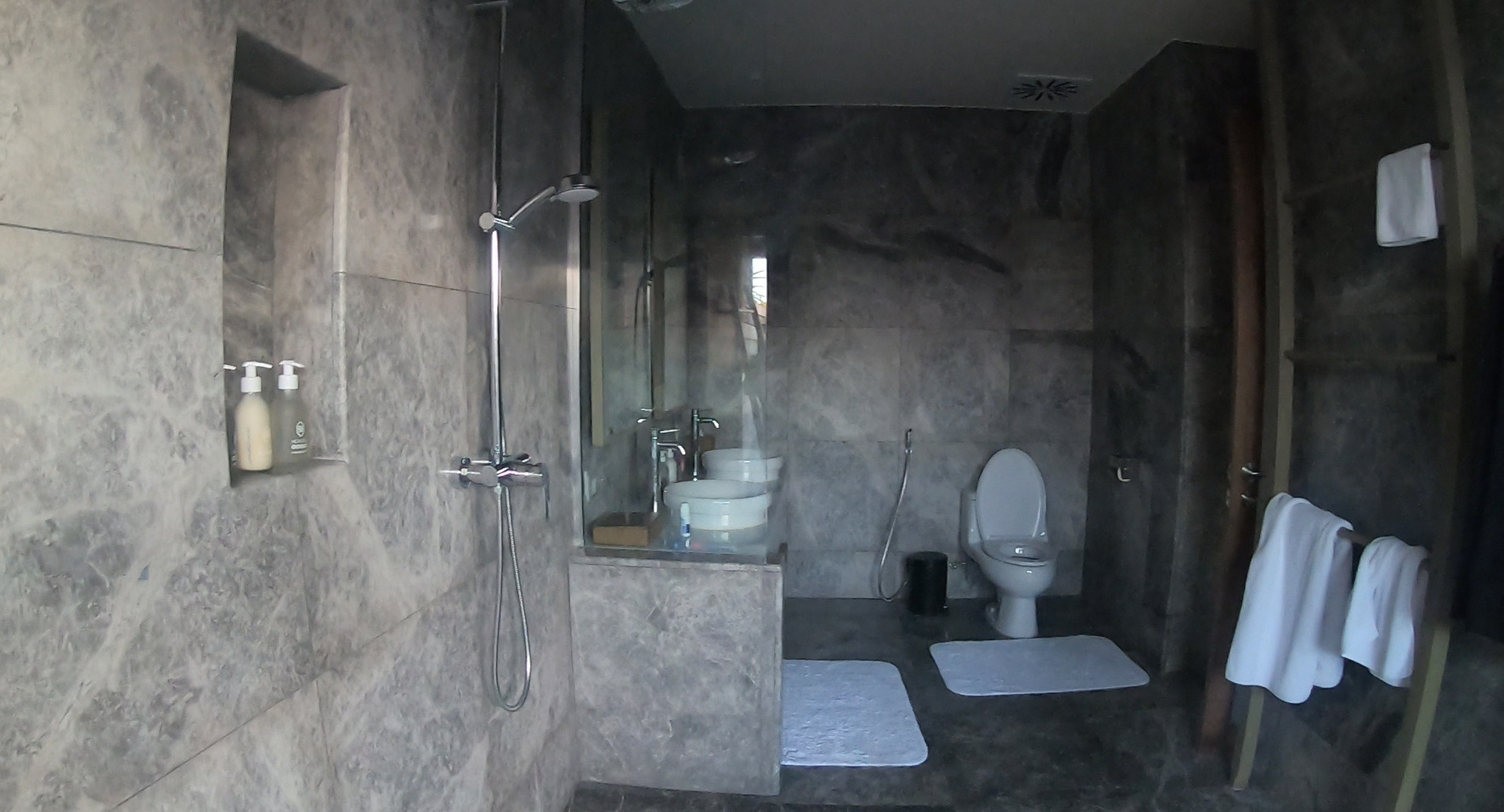 カギモルディブの客室のシャワールーム